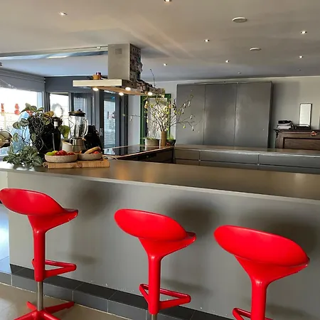 Huoneisto Chic 1960s Store-turned-home *