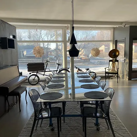 Chic 1960s Store-turned-home